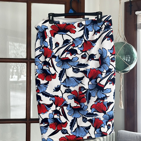 Adorable midi skirt - Picture 2 of 6